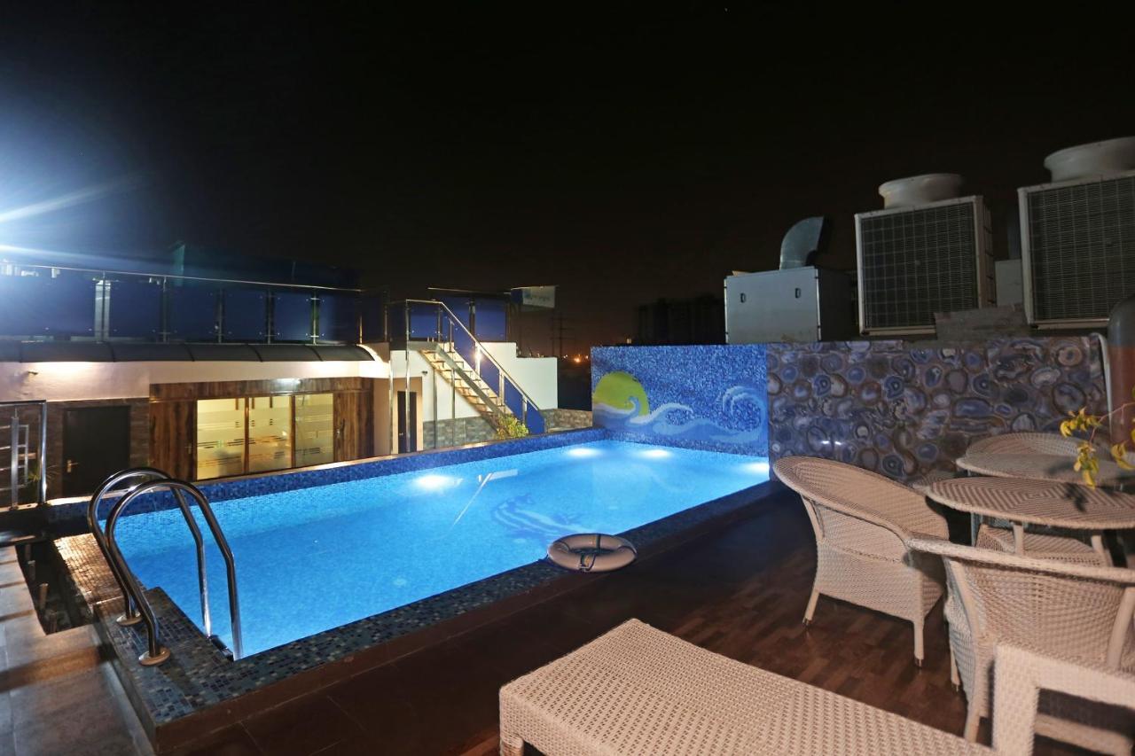 Hotel Pearl Blue Agra  Exteriör bild